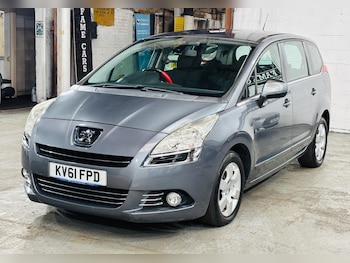Used Peugeot 5008 2011 for sale - 77015723: Photo