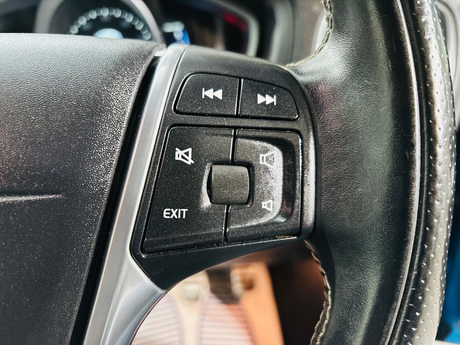 Used Volvo V40 2015 for sale - 77344070: Photo 19