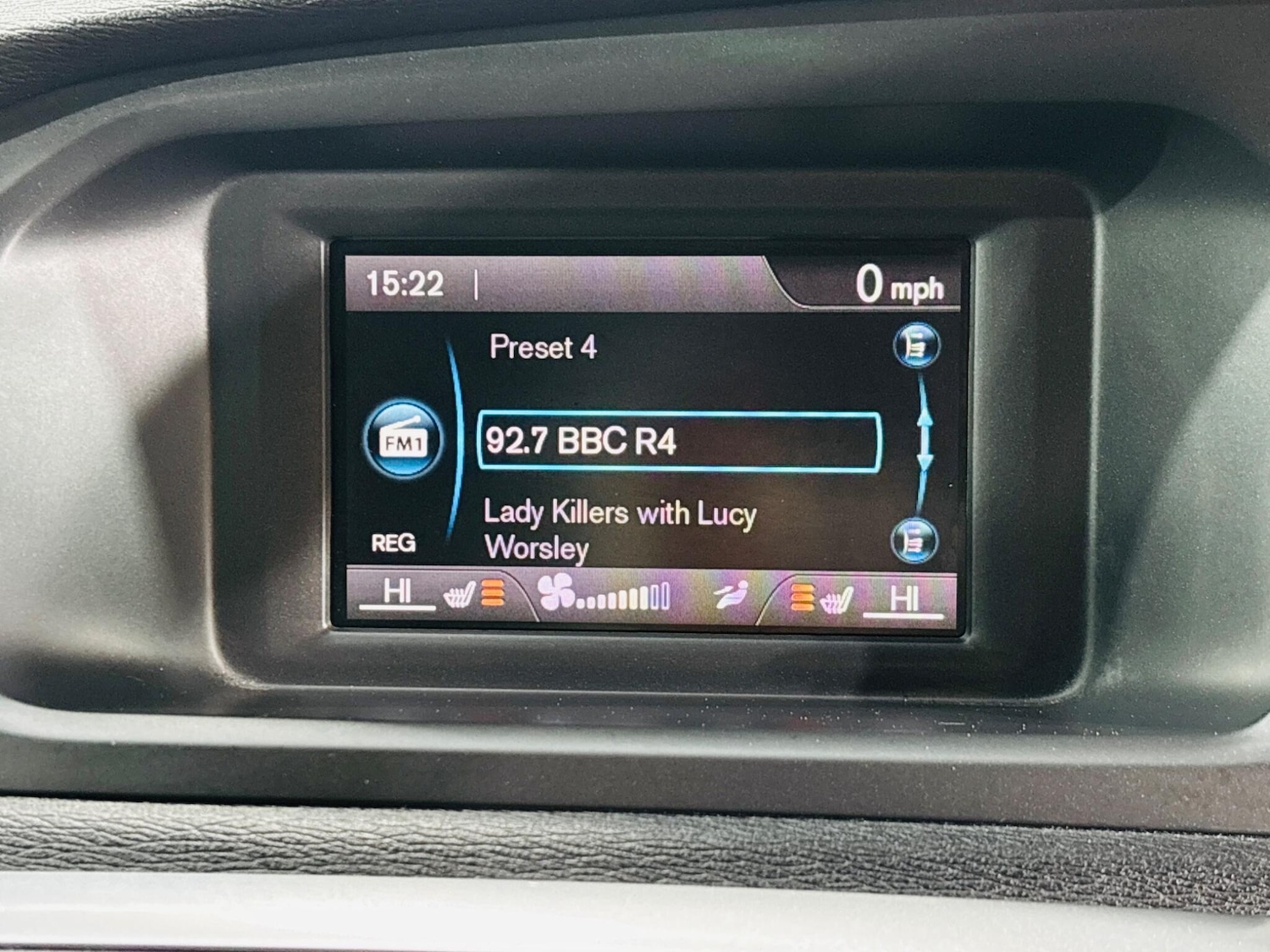 Used Volvo V40 2015 for sale - 77344070: Photo 21