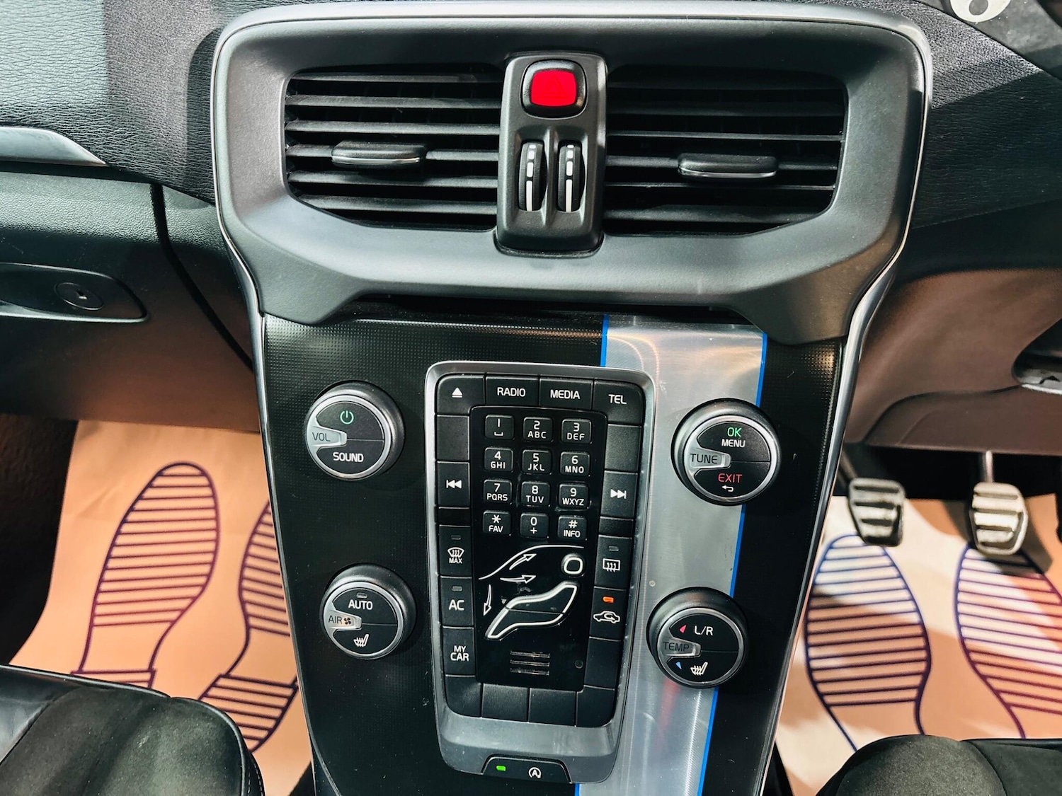 Used Volvo V40 2015 for sale - 77344070: Photo 24