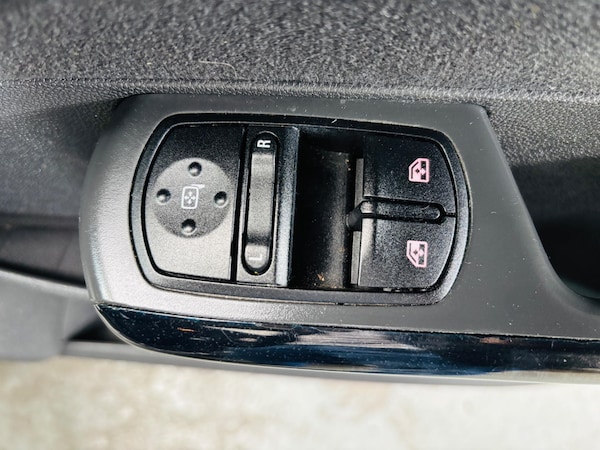 Used Vauxhall Corsa 2013 for sale - 76122454: Photo 33