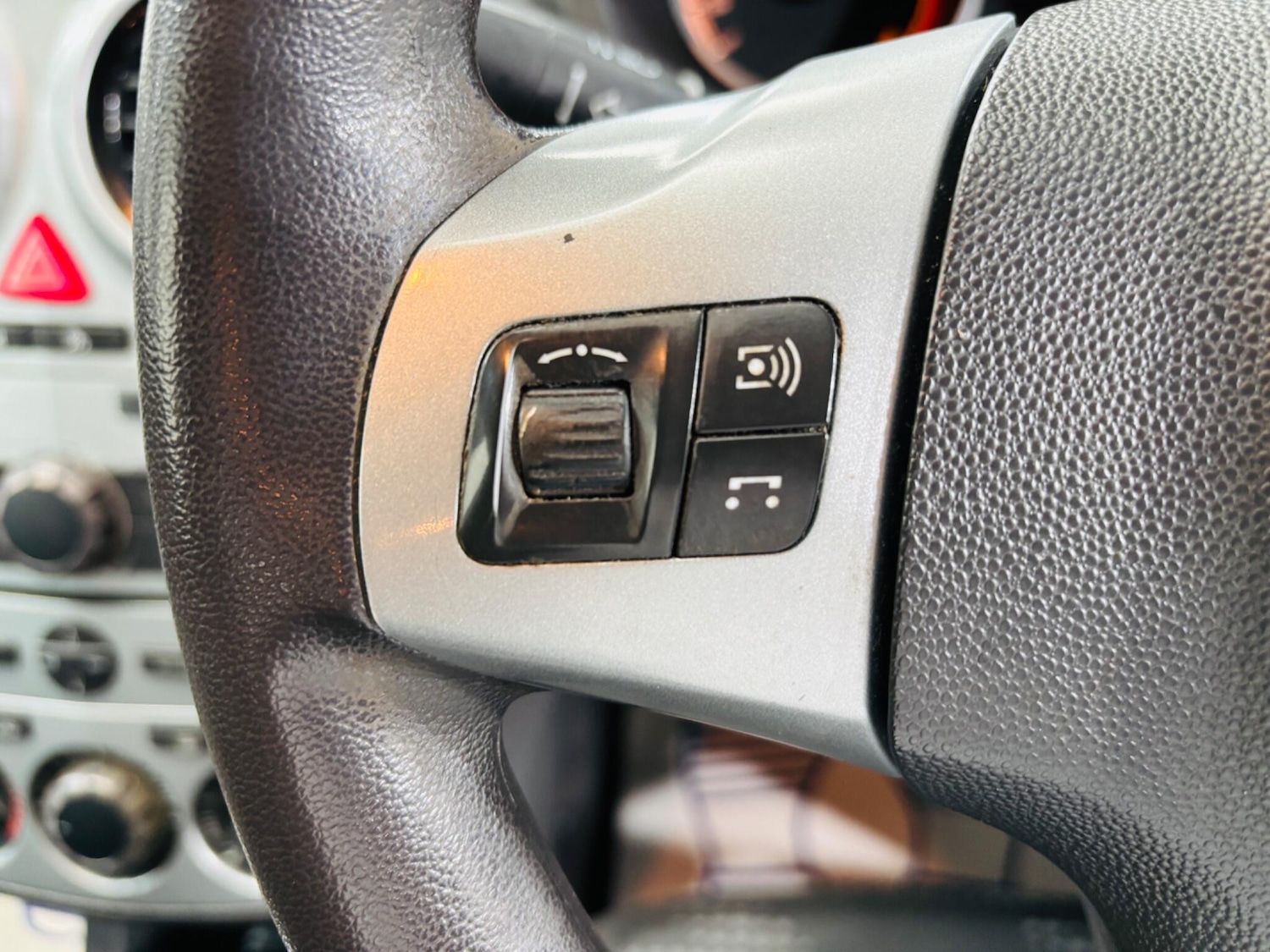 Used Vauxhall Corsa 2013 for sale - 76122454: Photo 37