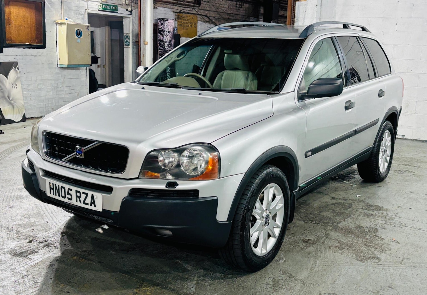 Used Volvo XC90 2005 for sale - 76771735: Photo 4