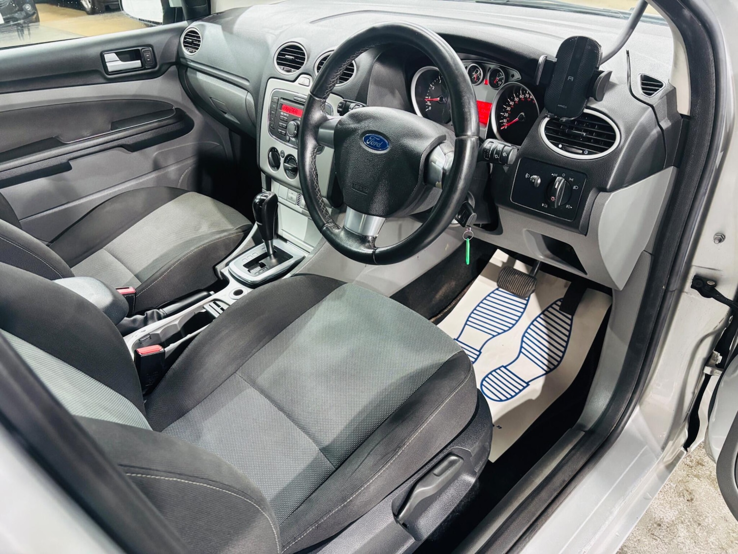 Used Ford Focus 2010 for sale - 77853757: Photo 10