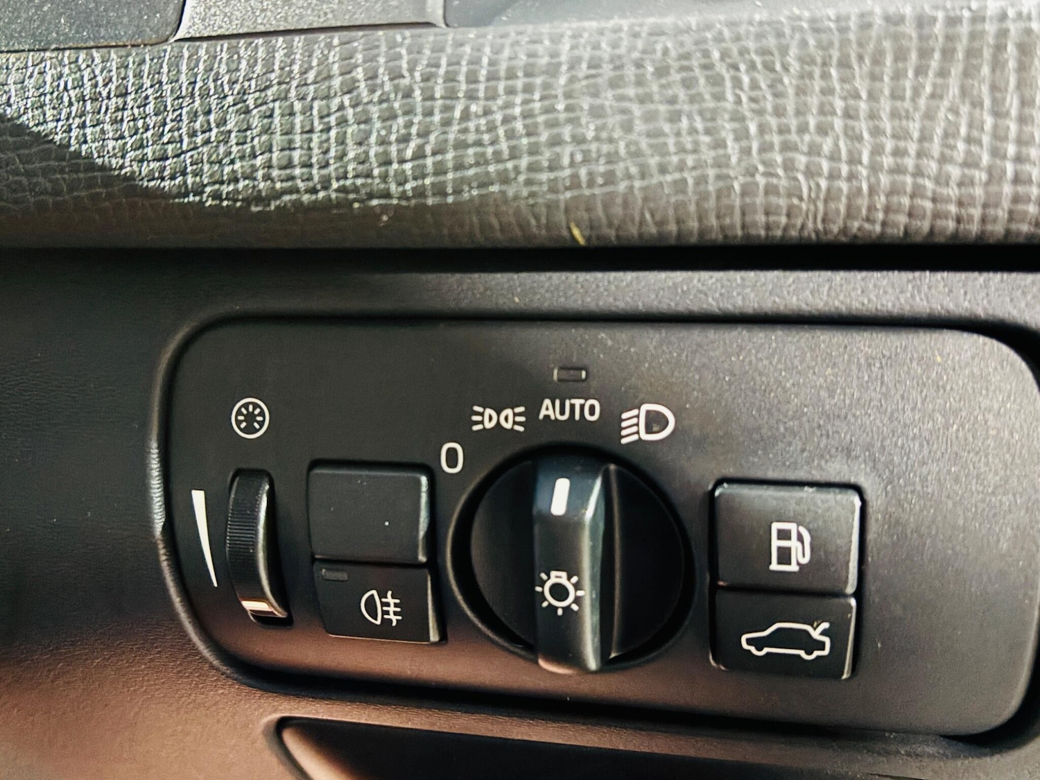 Used Volvo XC60 for sale - 78057950: Photo 23