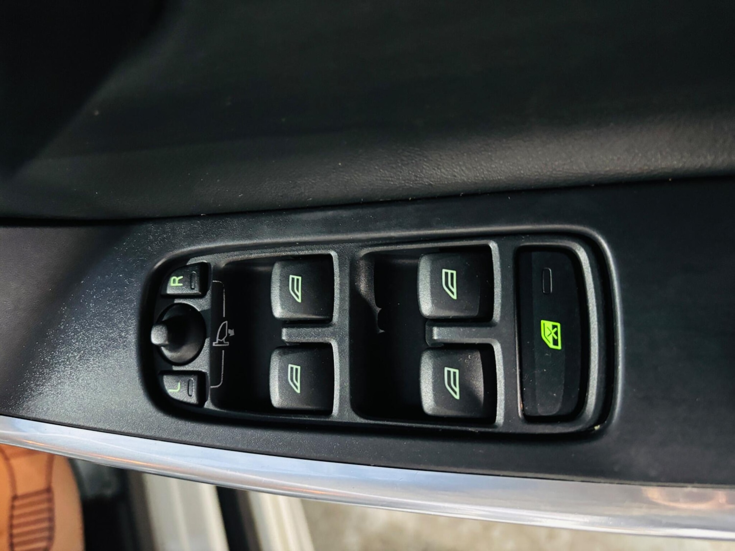 Used Volvo XC60 for sale - 78057950: Photo 24