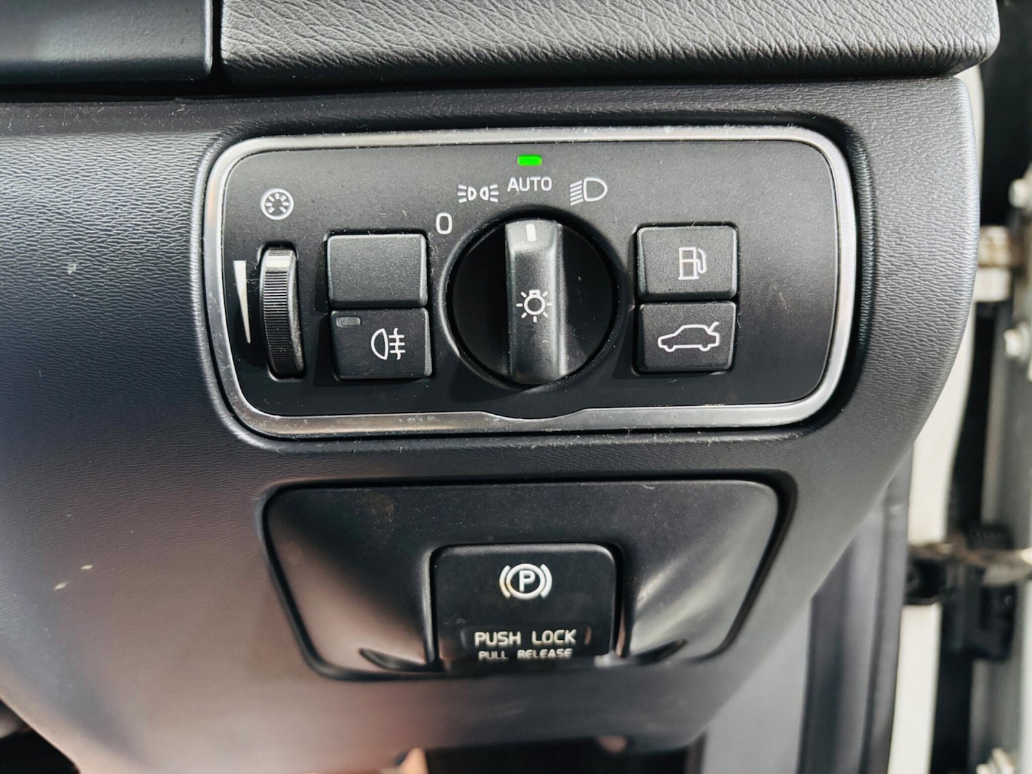 Used Volvo V60 2014 for sale - 76094467: Photo 20