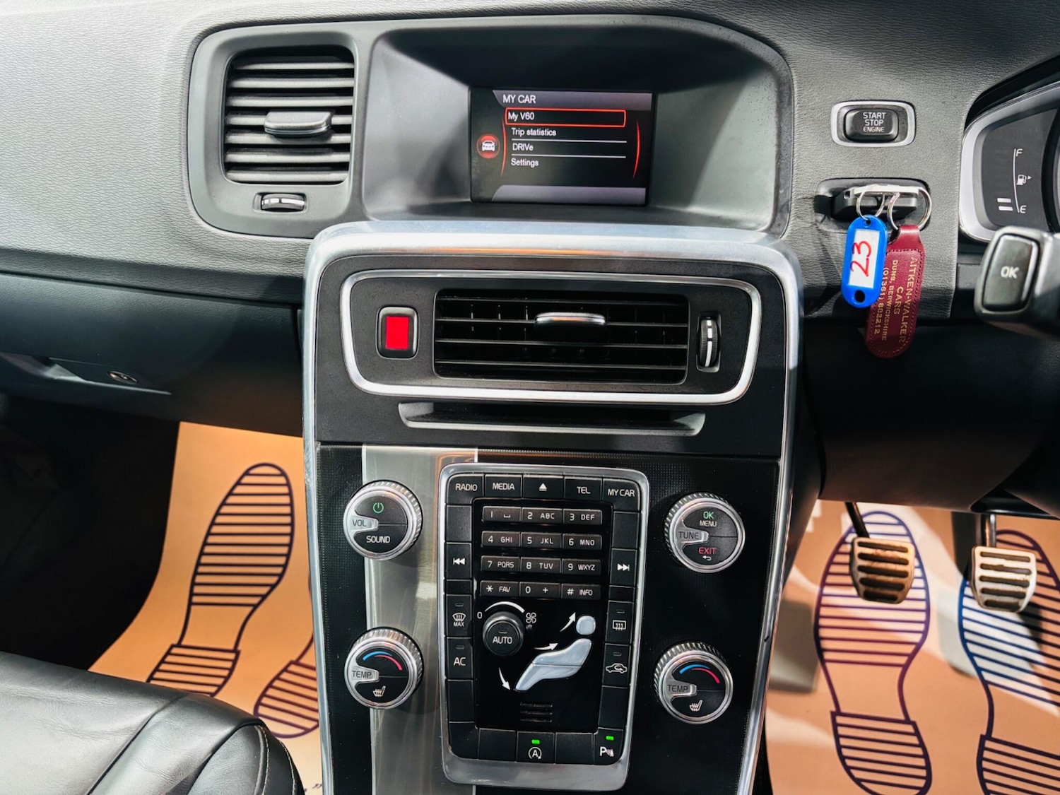 Used Volvo V60 2014 for sale - 76094467: Photo 28
