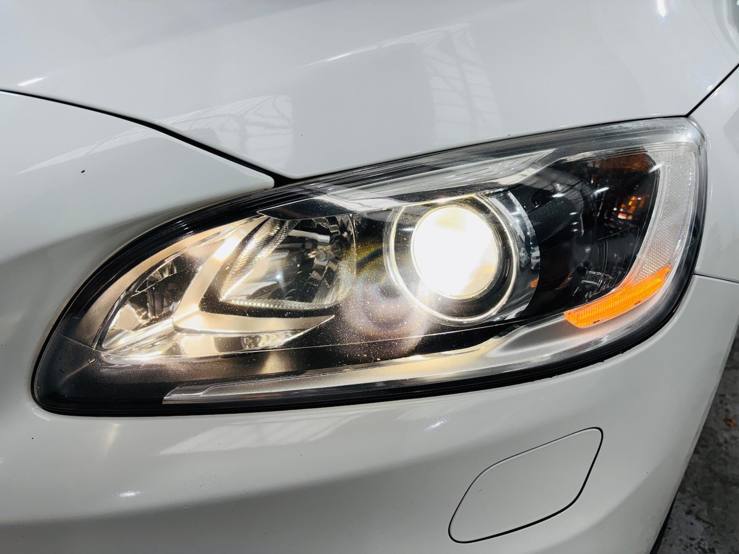 Used Volvo V60 2014 for sale - 76094467: Photo 31