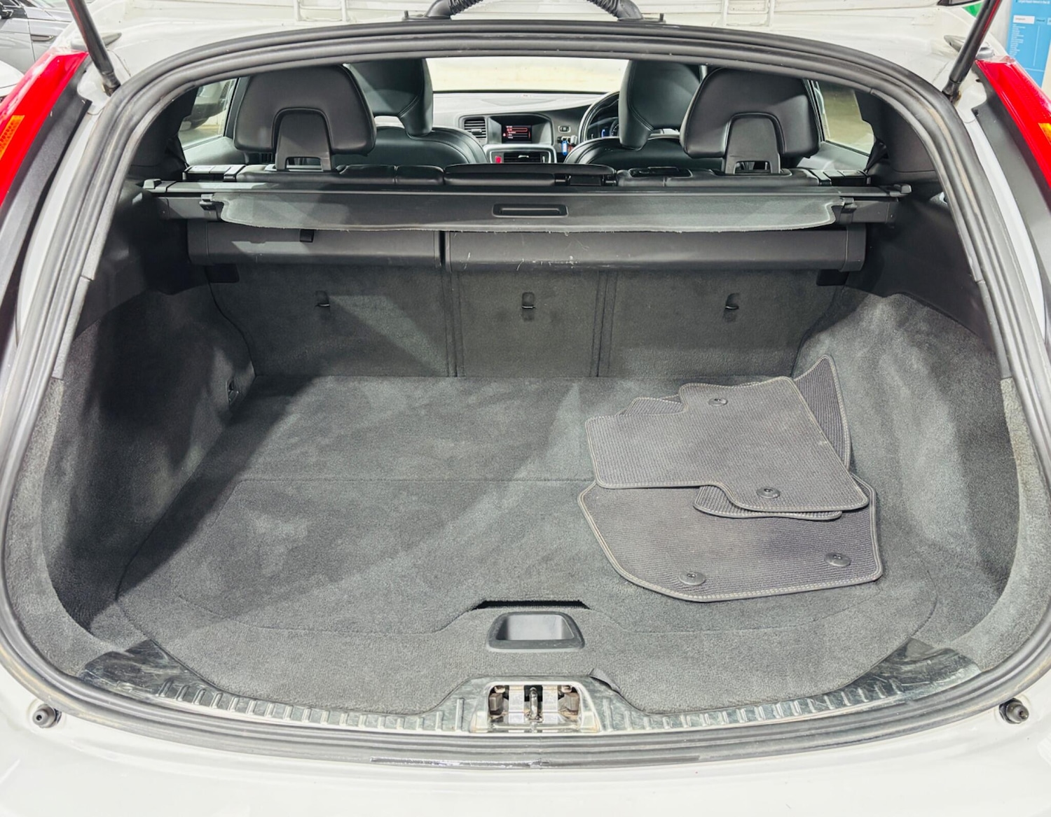 Used Volvo V60 2014 for sale - 76094467: Photo 35