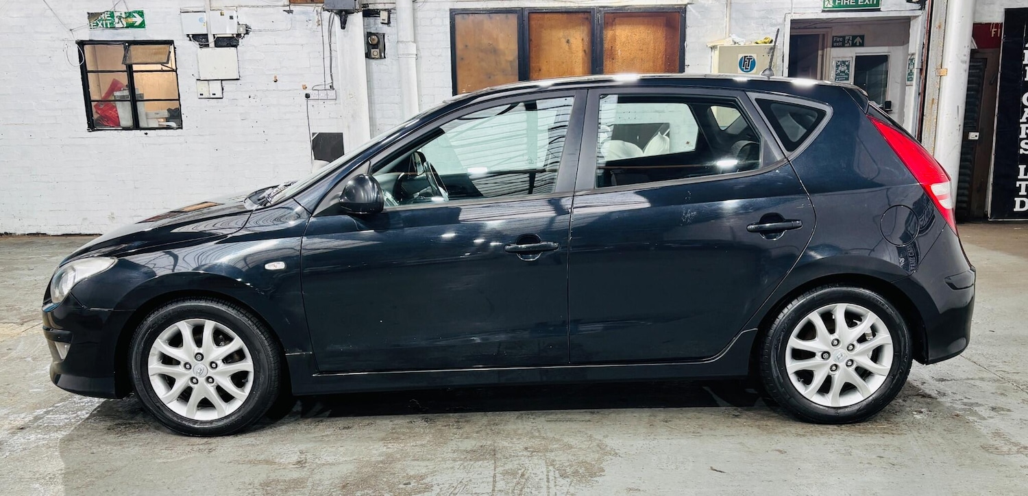 Used Hyundai i30 2011 for sale - 77440928: Photo 9