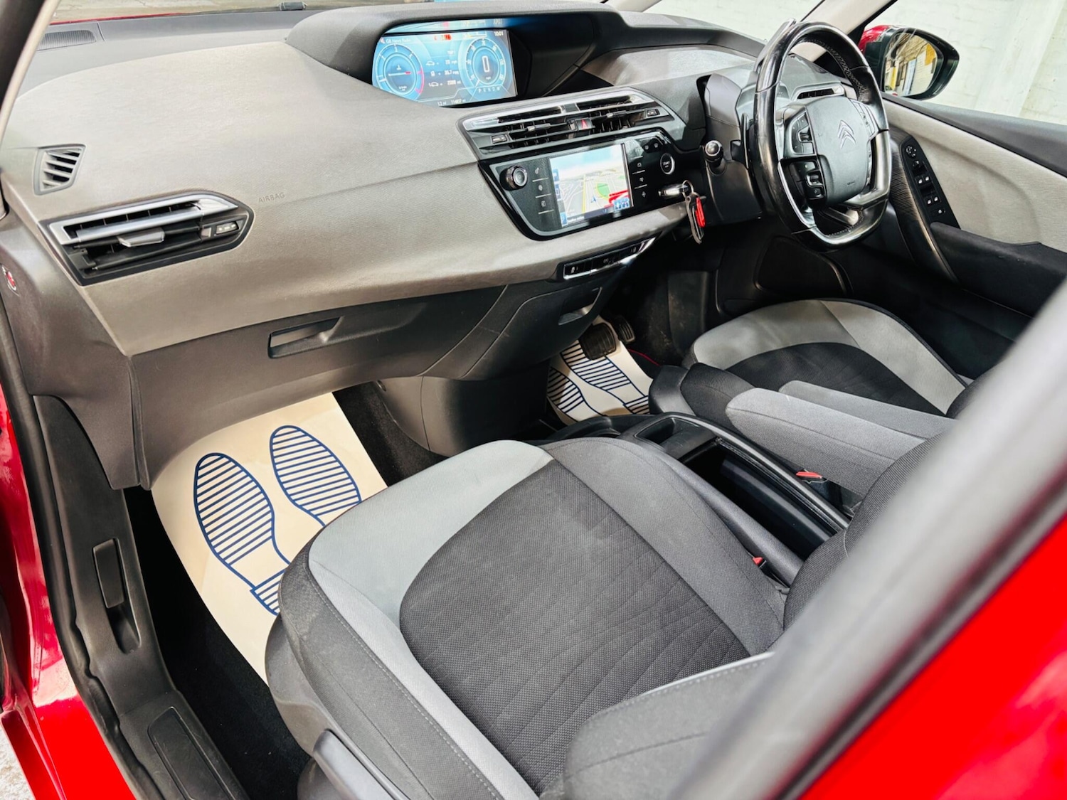 Used Citroen C4 Grand Picasso 2015 for sale - 76084523: Photo 14