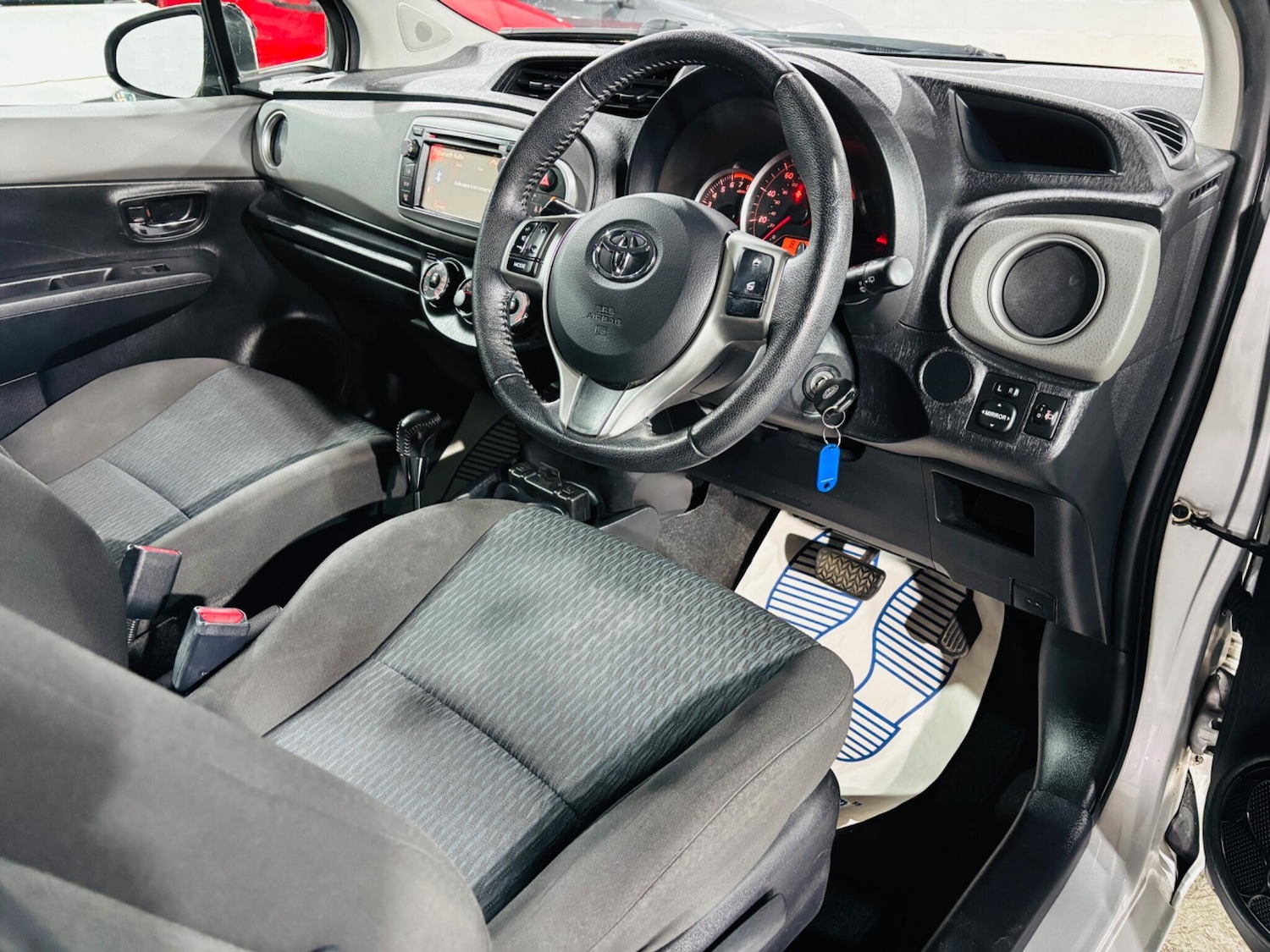 Used Toyota Yaris 2012 for sale - 76849917: Photo 10