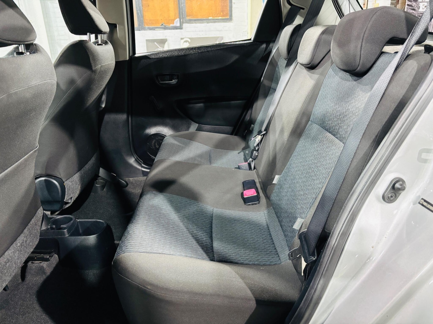 Used Toyota Yaris 2012 for sale - 76849917: Photo 16