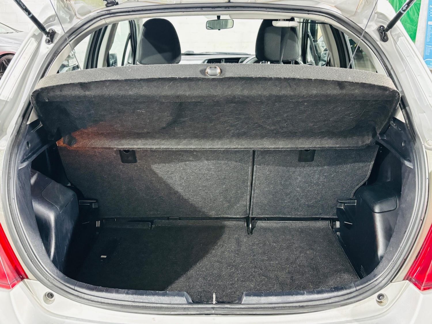 Used Toyota Yaris 2012 for sale - 76849917: Photo 30