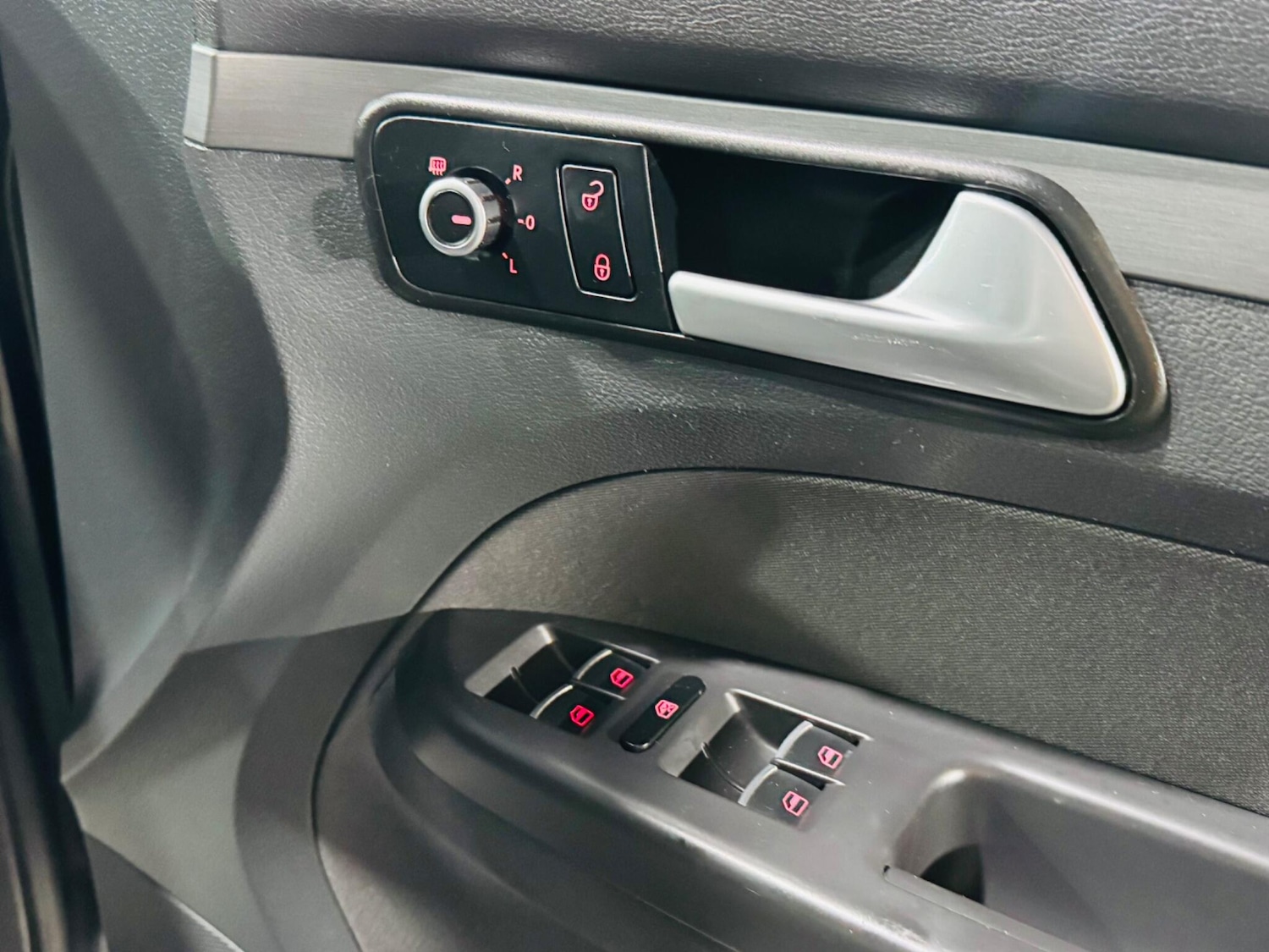 Used Volkswagen Touran 2015 for sale - 77331343: Photo 28