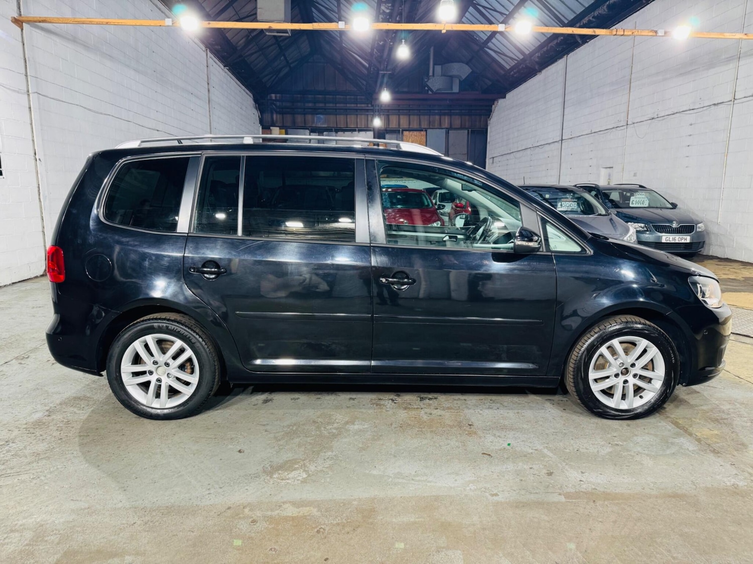 Used Volkswagen Touran 2015 for sale - 77331343: Photo 8