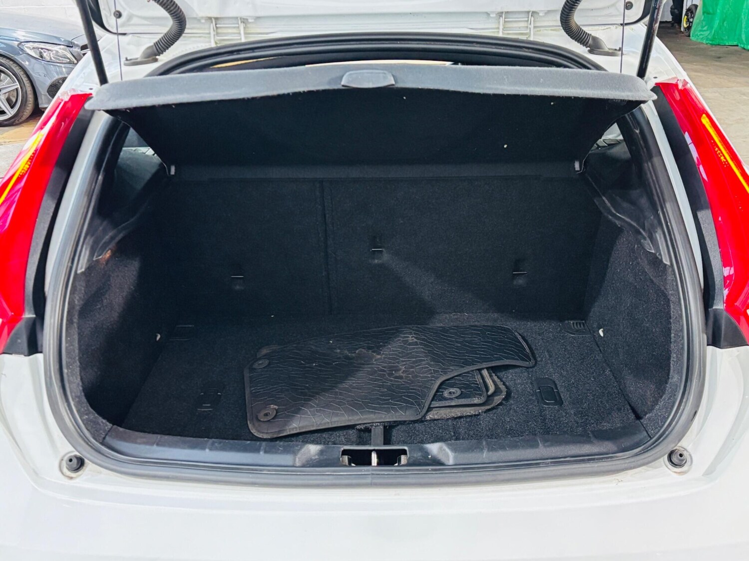 Used Volvo V40 for sale - 77710388: Photo 32