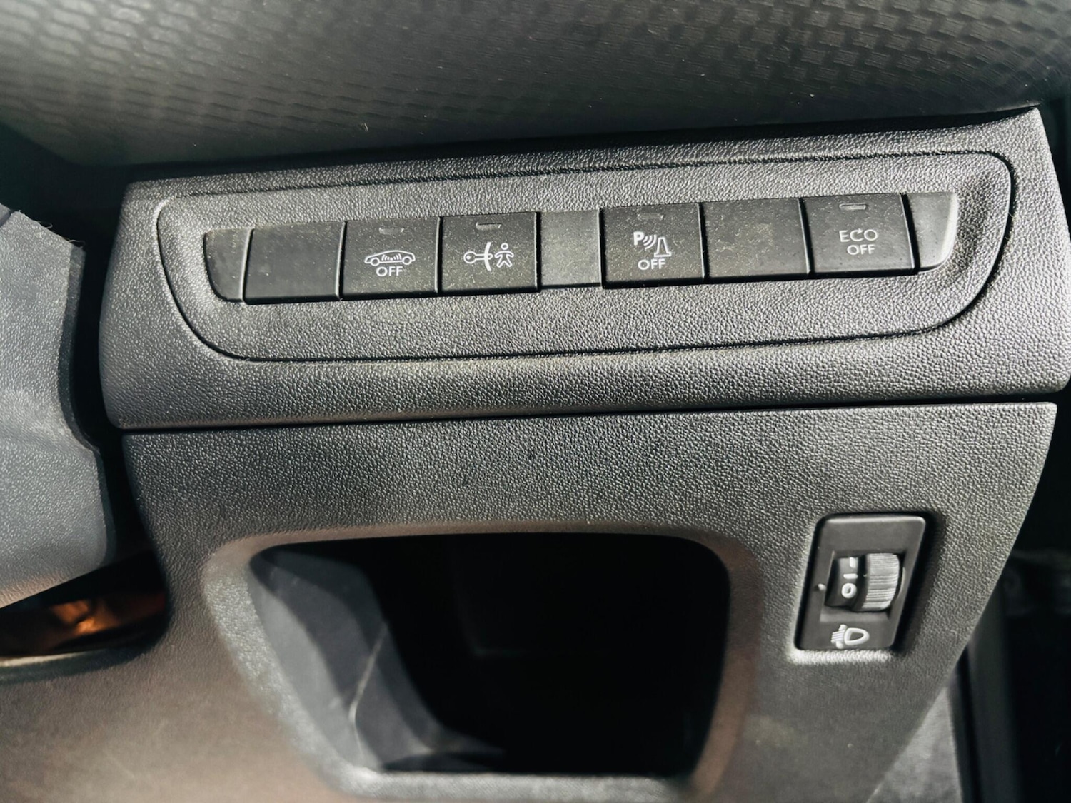 Used Peugeot 2008 2016 for sale - 77924915: Photo 21