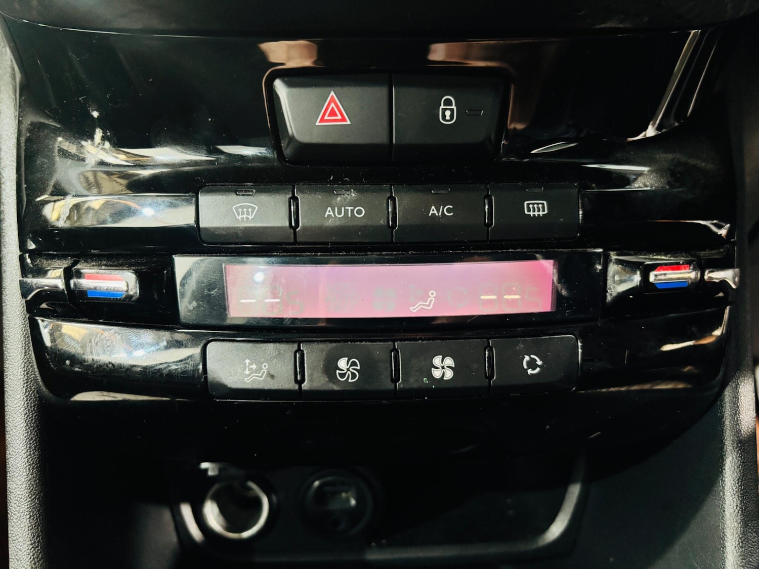 Used Peugeot 2008 2016 for sale - 77924915: Photo 22