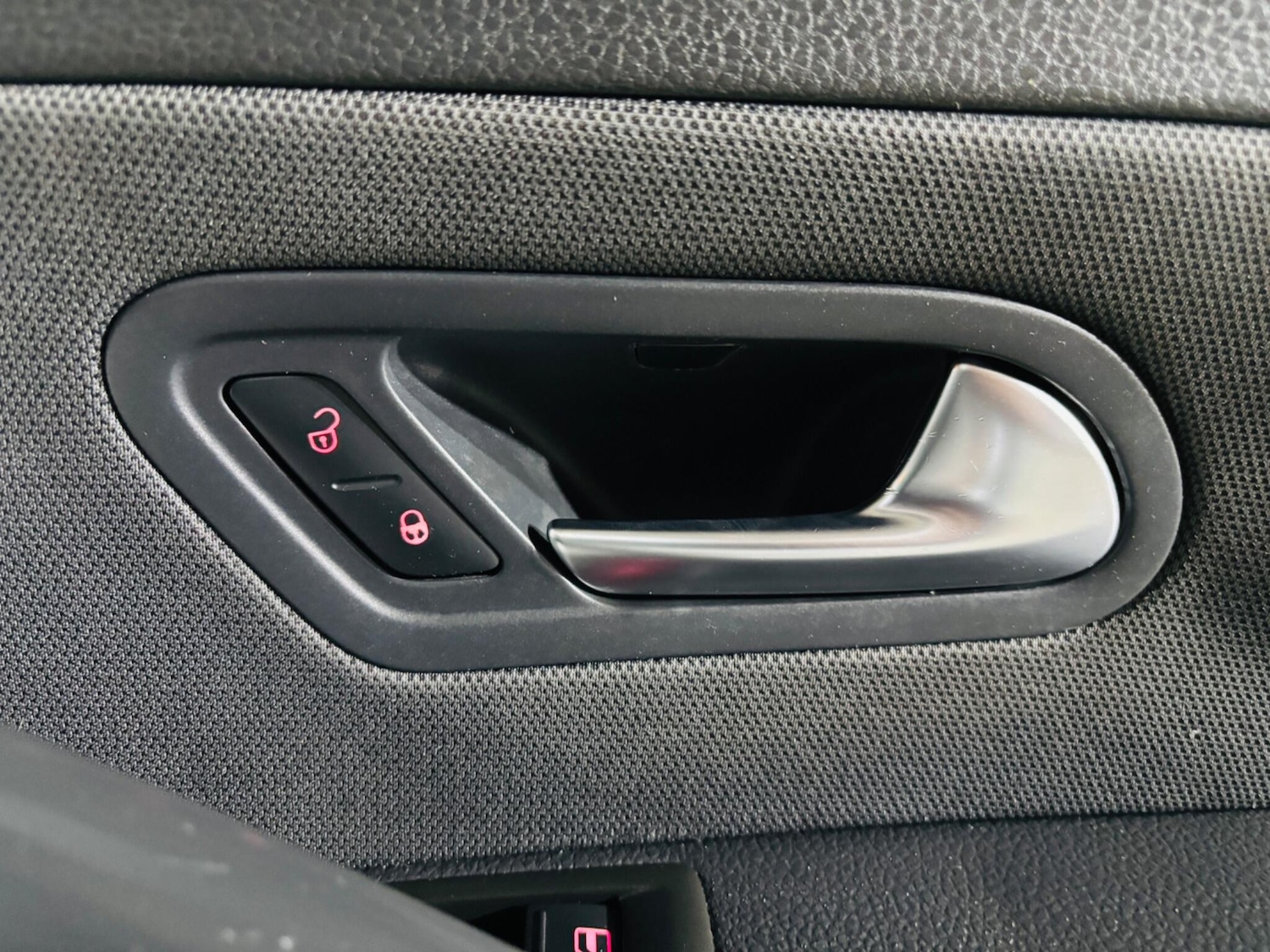 Used Volkswagen Scirocco 2010 for sale - 76887281: Photo 18