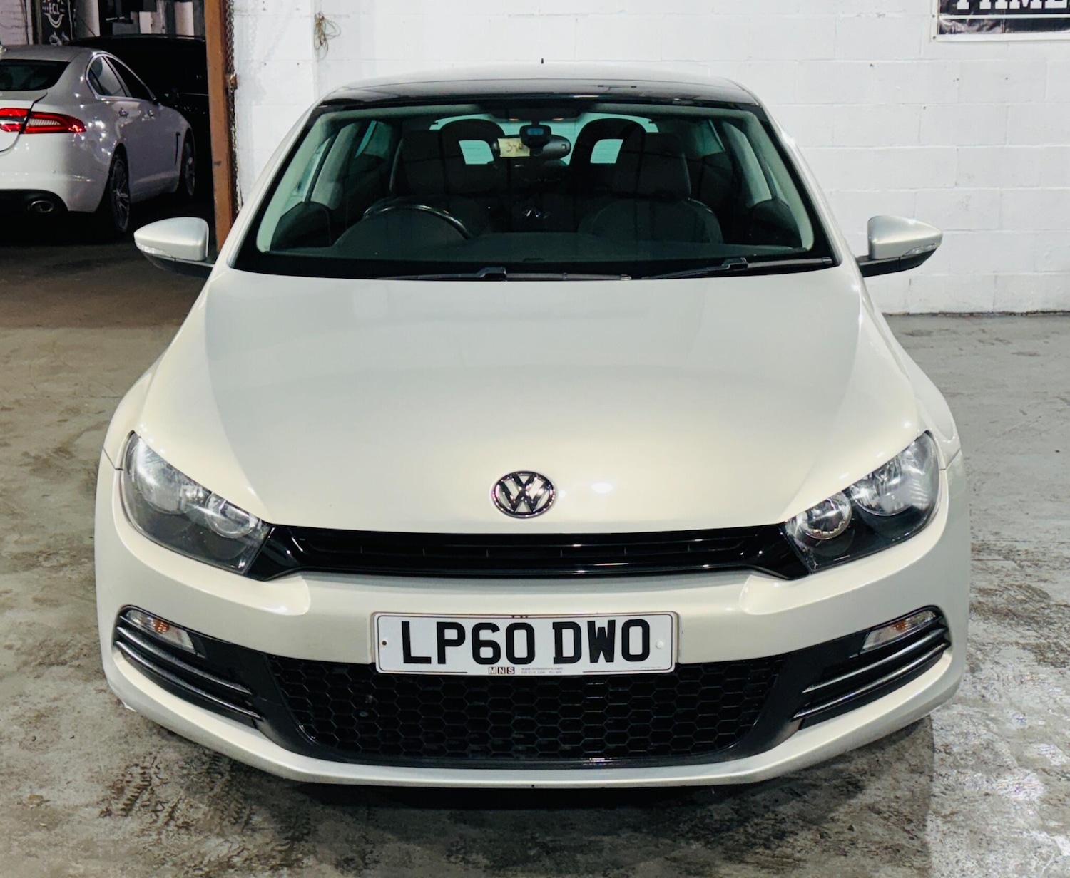 Used Volkswagen Scirocco 2010 for sale - 76887281: Photo 2