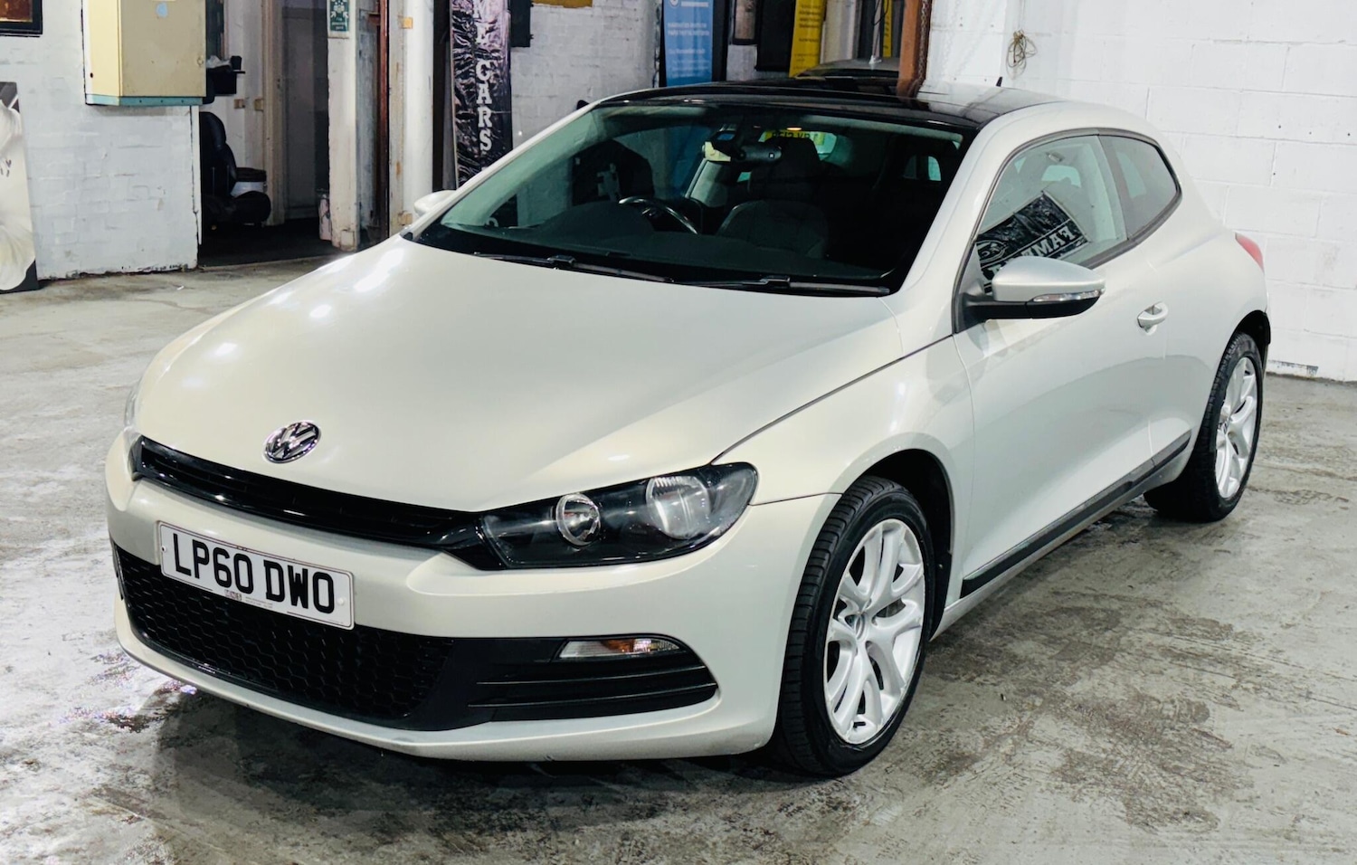 Used Volkswagen Scirocco 2010 for sale - 76887281: Photo 4