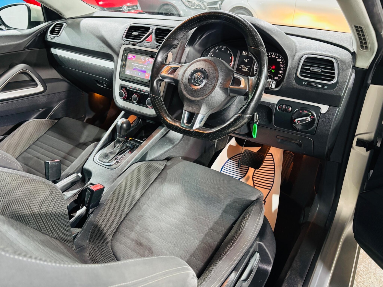 Used Volkswagen Scirocco 2010 for sale - 76887281: Photo 9