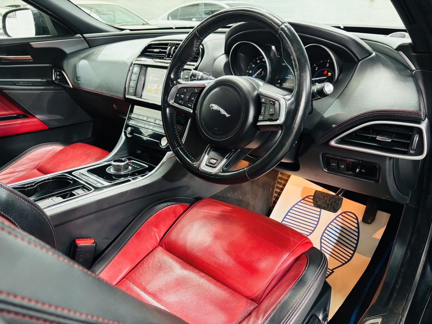 Used Jaguar XE 2016 for sale - 76226818: Photo 10