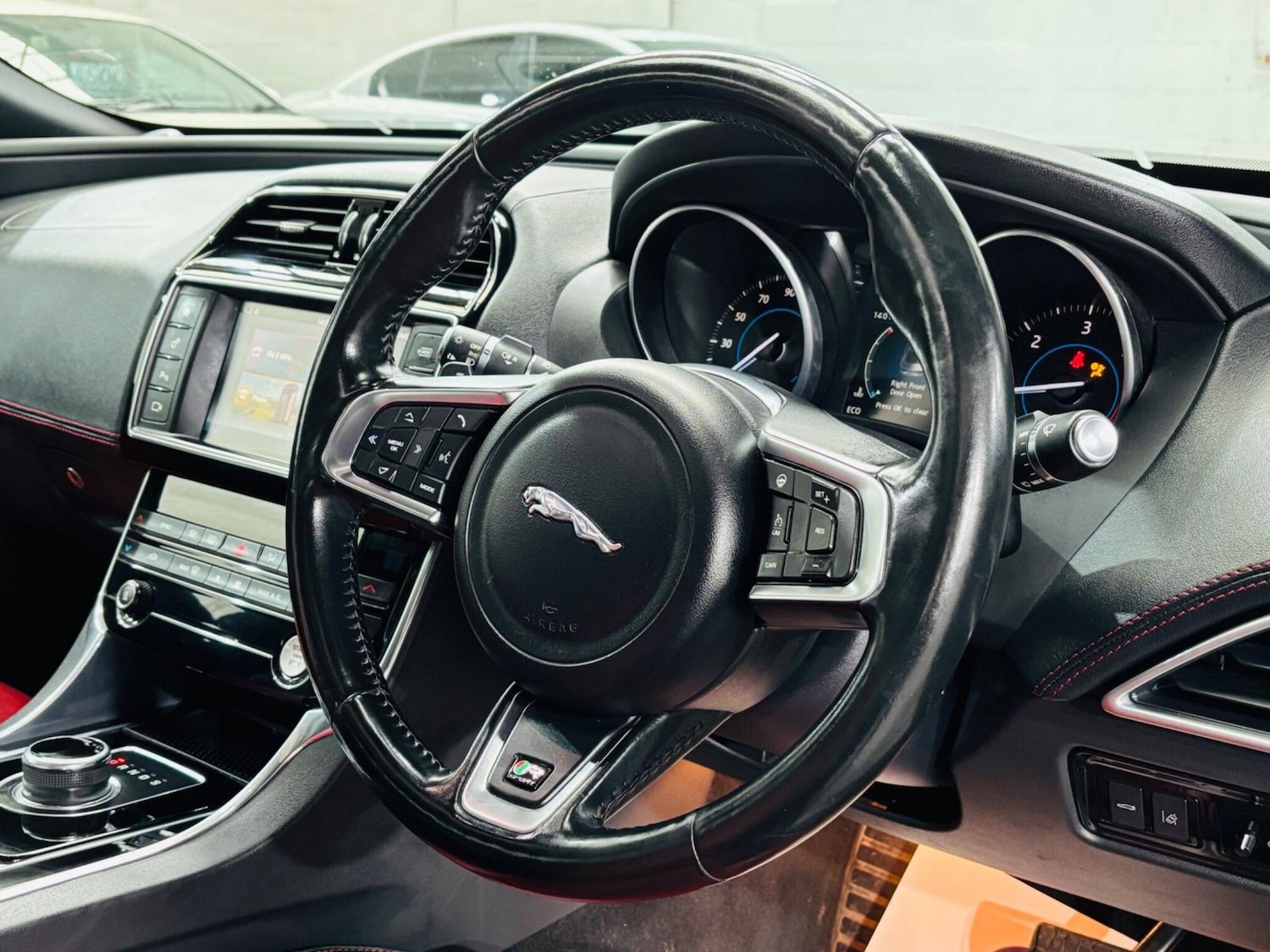 Used Jaguar XE 2016 for sale - 76226818: Photo 11