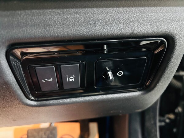 Used Jaguar XE 2016 for sale - 76226818: Photo 20