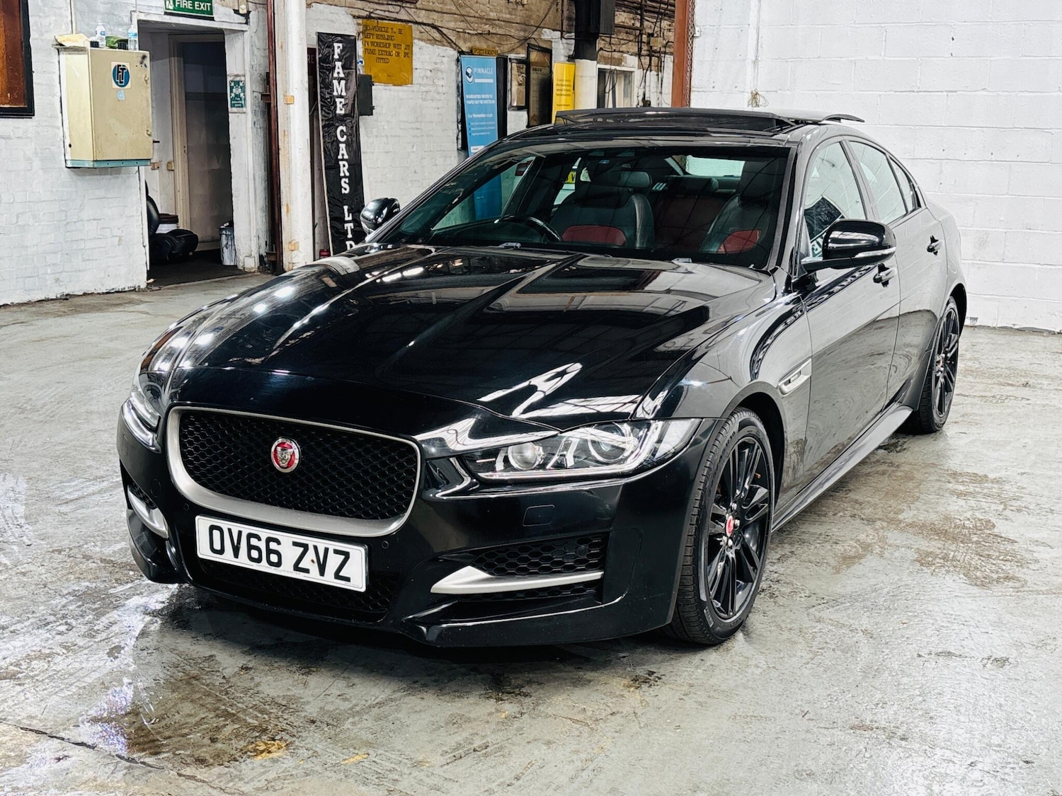 Used Jaguar XE 2016 for sale - 76226818: Photo 4