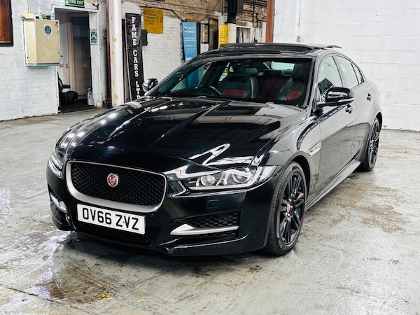 Used Jaguar XE 2016 for sale - 76226818: Photo 4