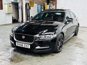 Used Jaguar XE 2016 for sale - 76226818: Photo 4