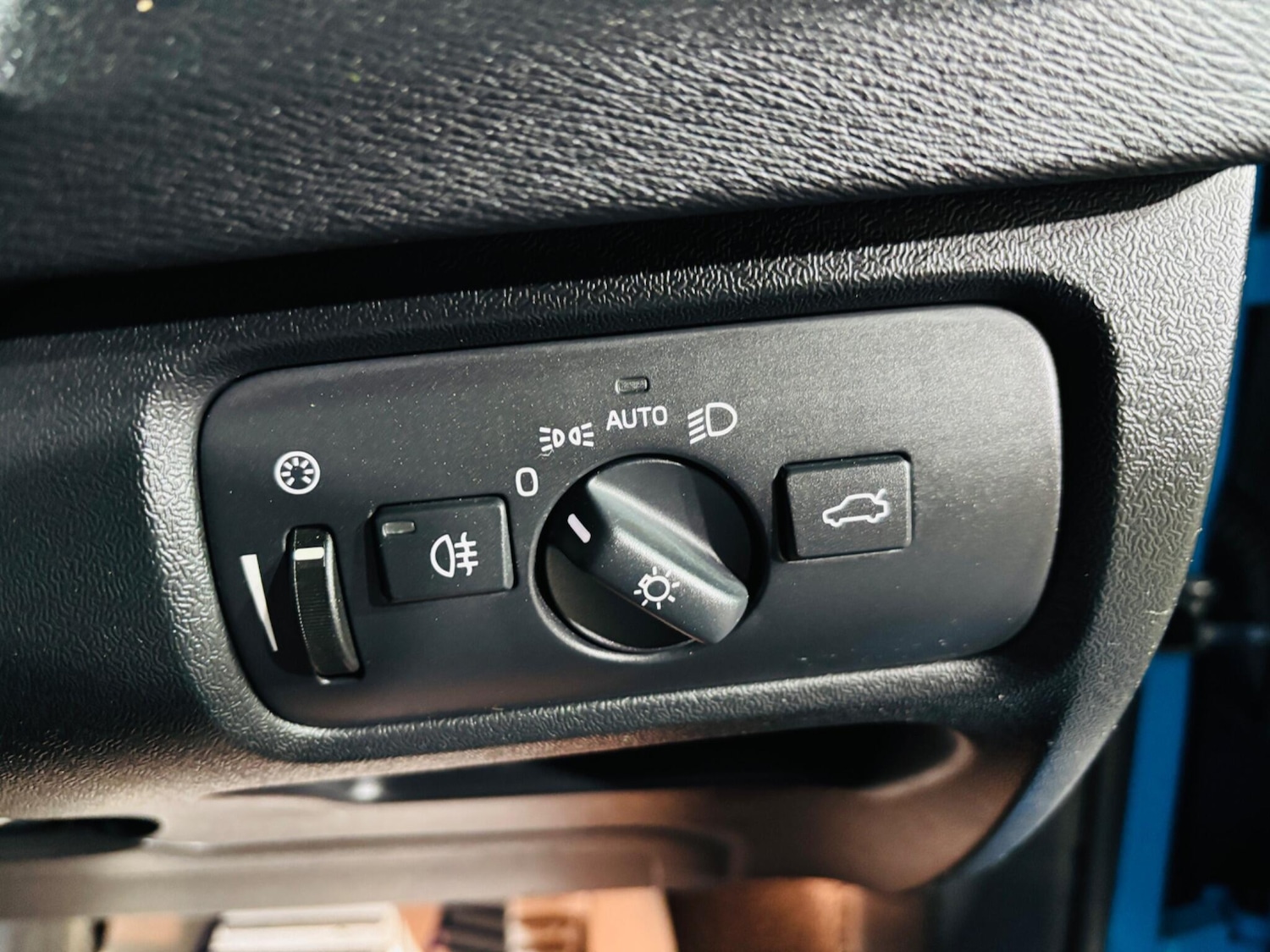 Used Volvo V40 for sale - 77659023: Photo 19