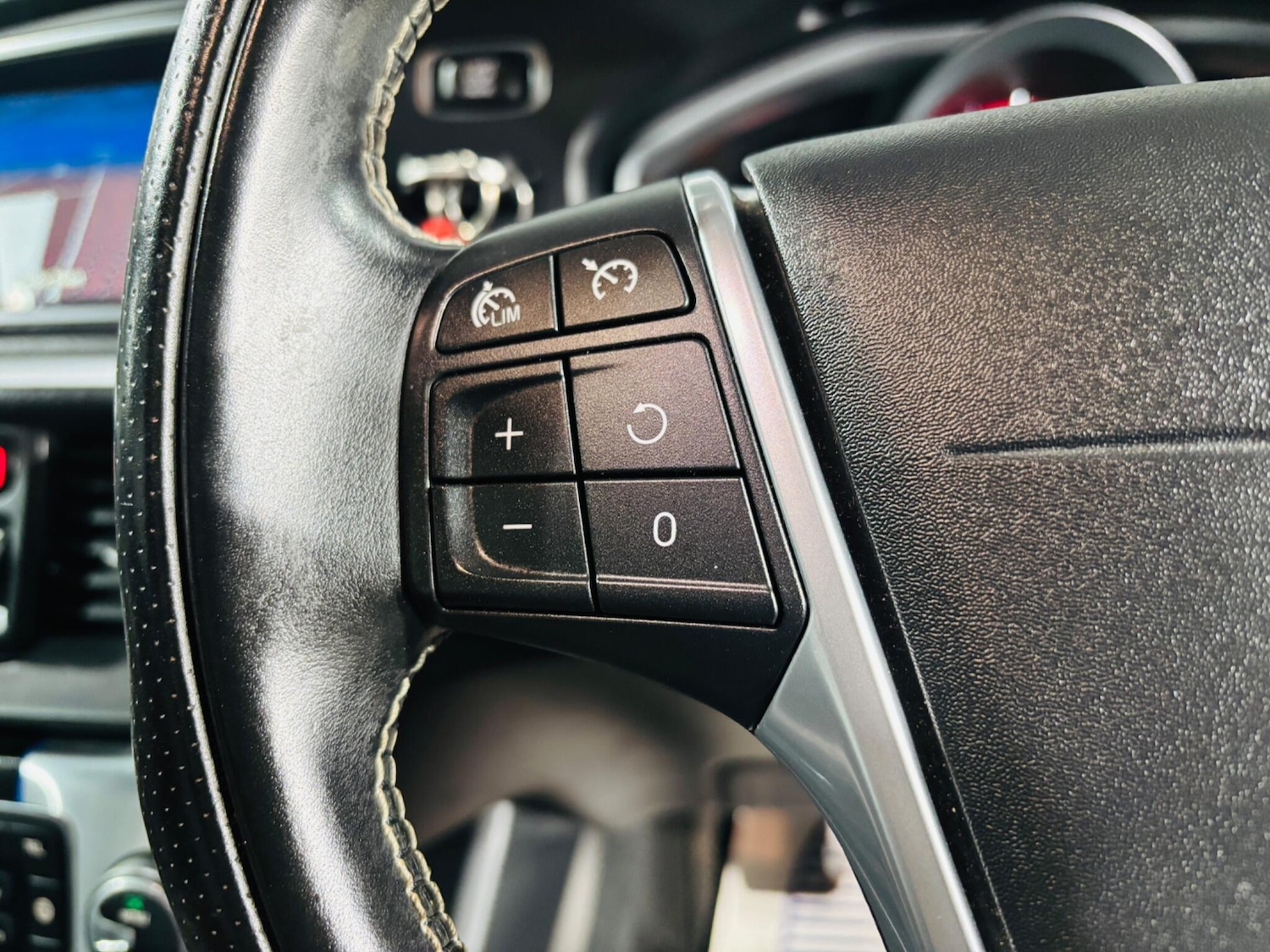 Used Volvo V40 for sale - 77659023: Photo 21