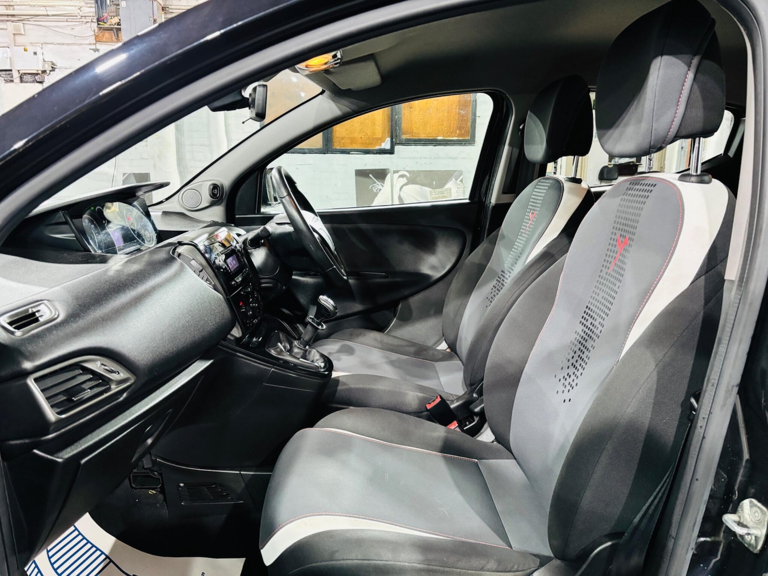 Used Chrysler Ypsilon 2014 for sale - 77131162: Photo 14