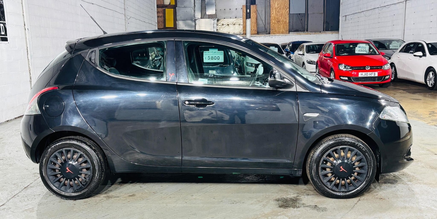 Used Chrysler Ypsilon 2014 for sale - 77131162: Photo 8