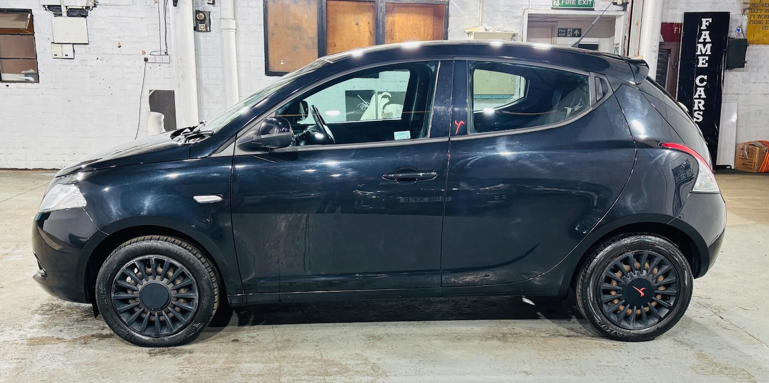 Used Chrysler Ypsilon 2014 for sale - 77131162: Photo 9