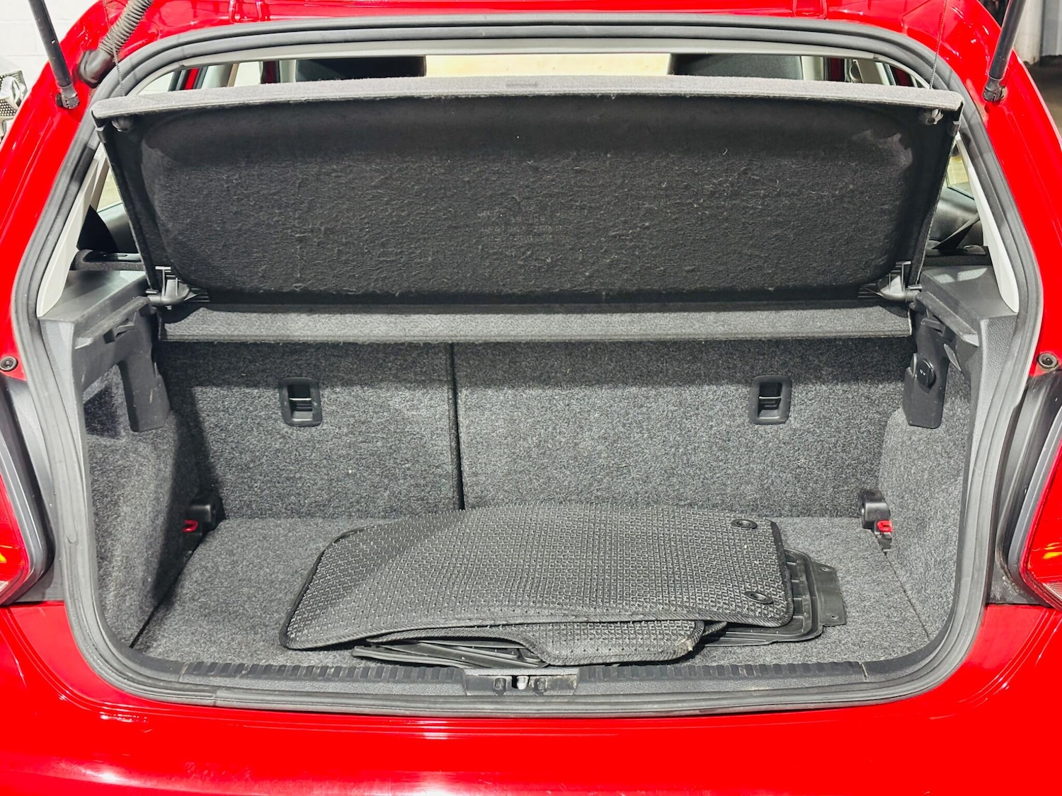 Used Volkswagen Polo 2010 for sale - 76802123: Photo 30