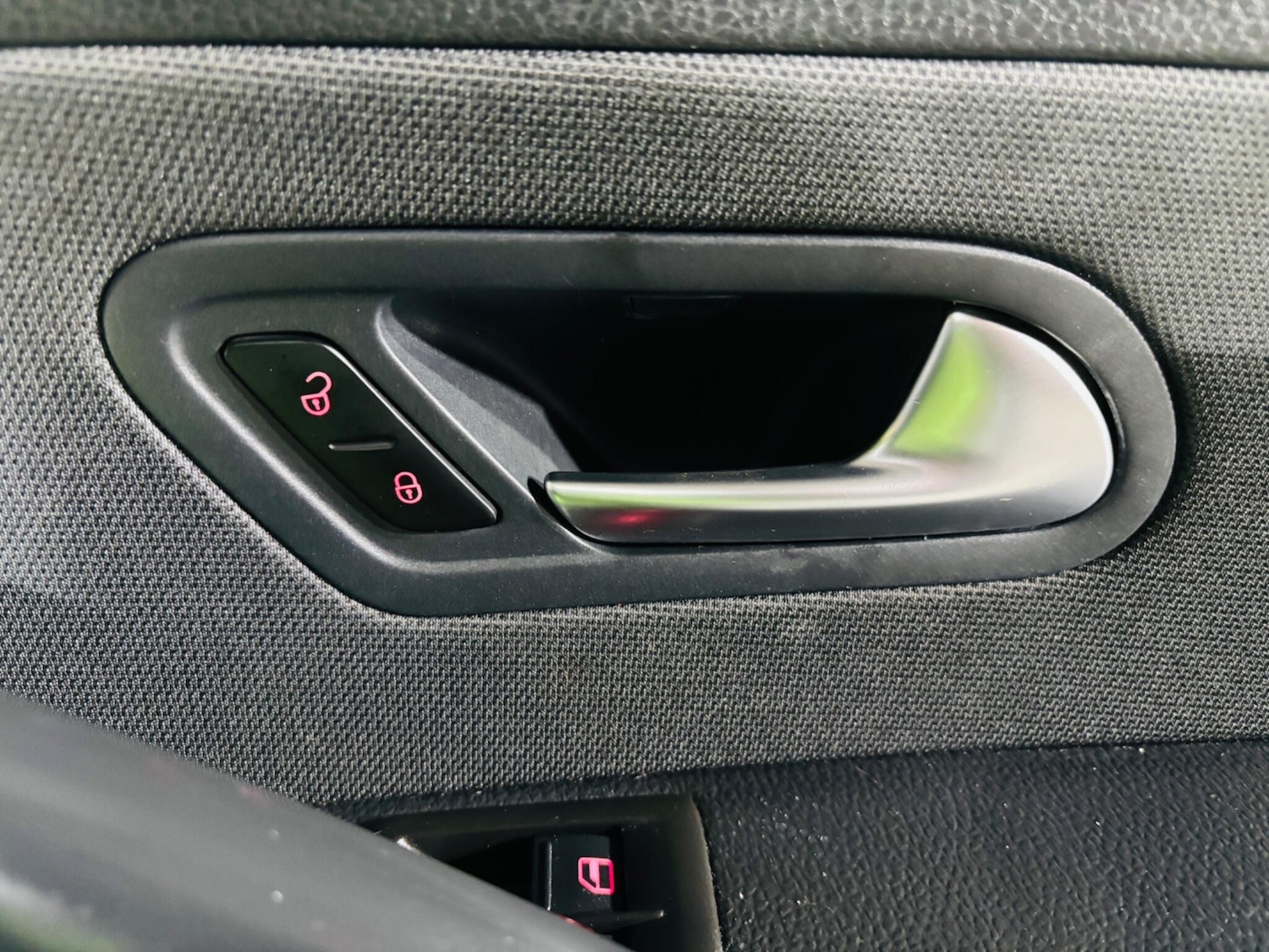 Used Volkswagen Scirocco 2012 for sale - 76714964: Photo 18