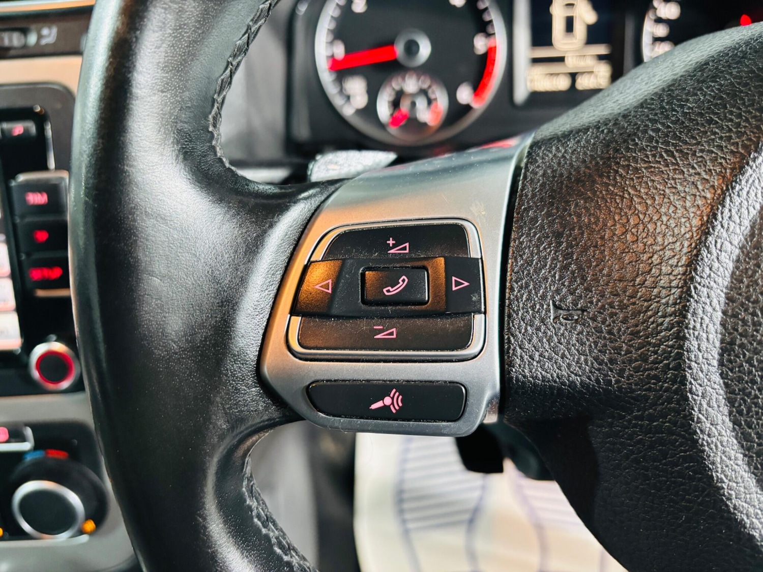 Used Volkswagen Scirocco 2012 for sale - 76714964: Photo 23