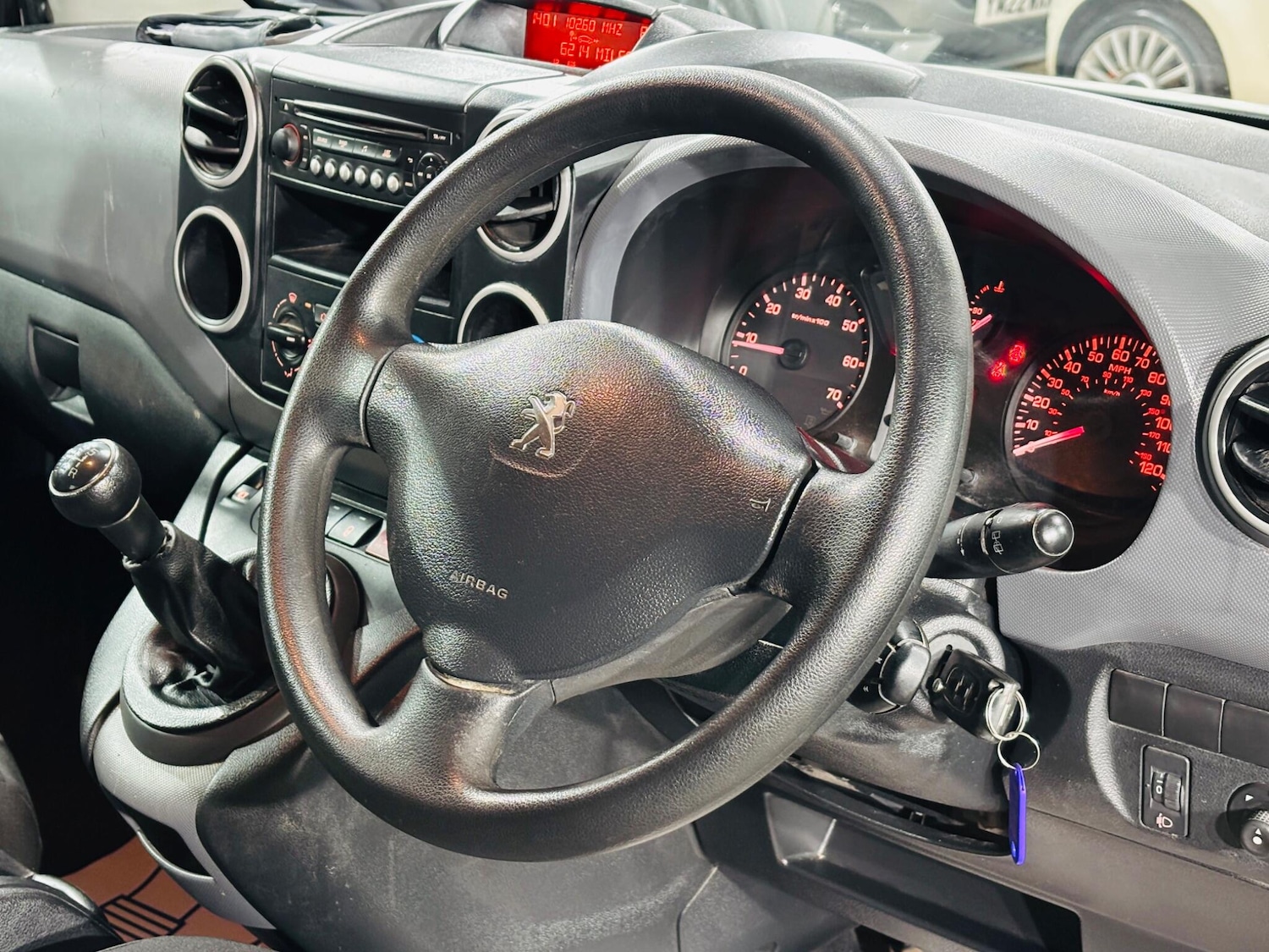 Used Peugeot Partner 2017 for sale - 77040631: Photo 11