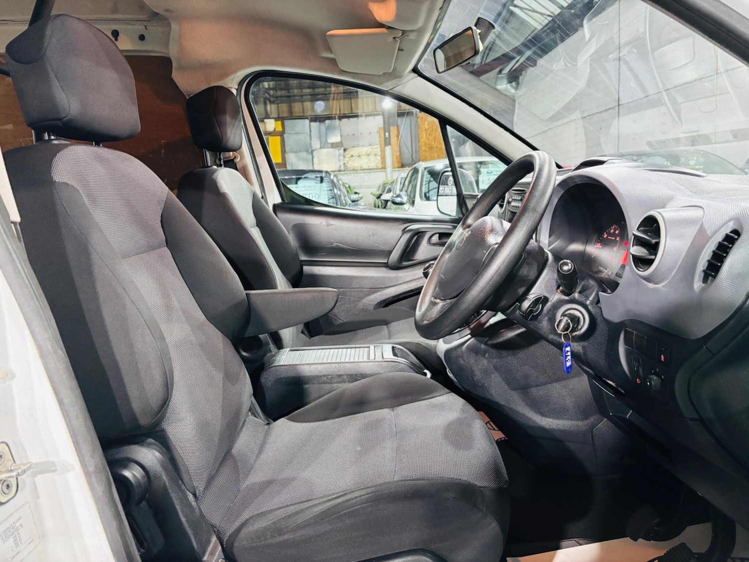 Used Peugeot Partner 2017 for sale - 77040631: Photo 13