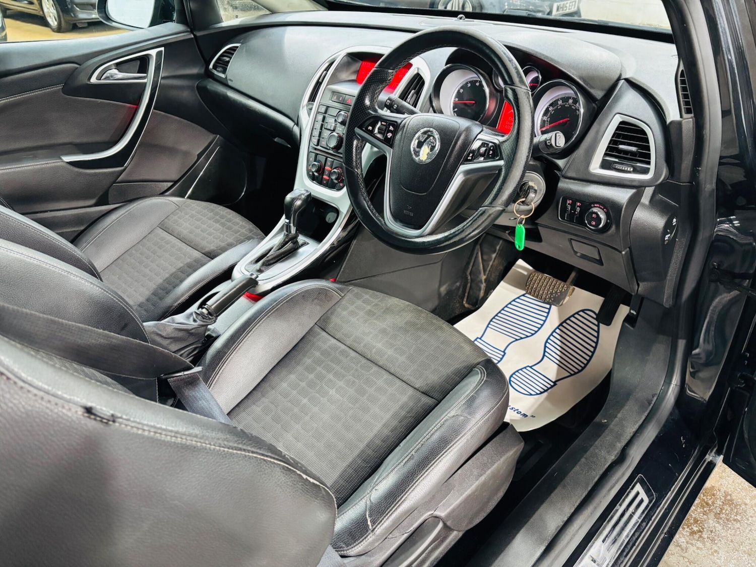 Used Vauxhall Astra GTC 2013 for sale - 77752885: Photo 10