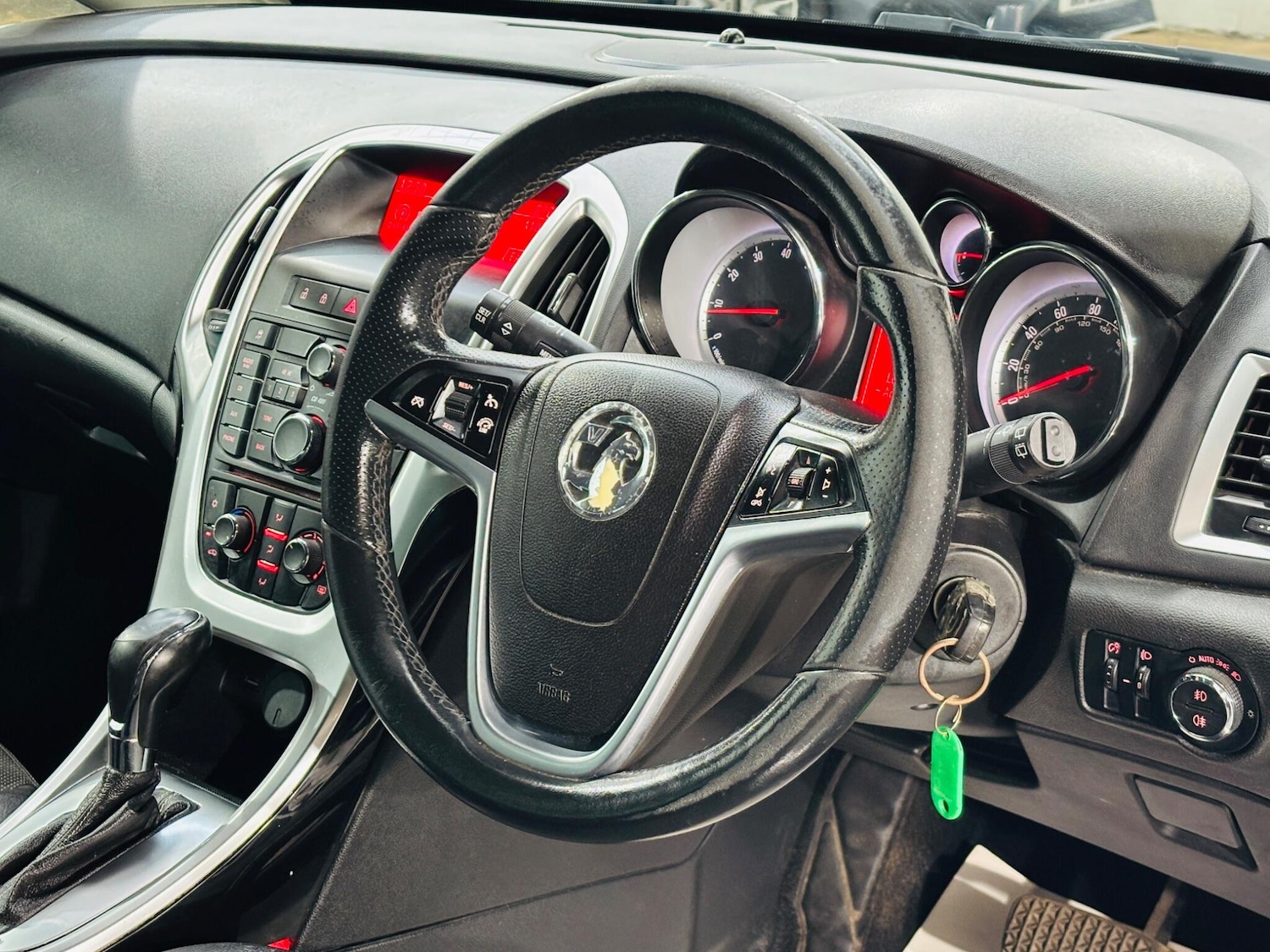 Used Vauxhall Astra GTC 2013 for sale - 77752885: Photo 11