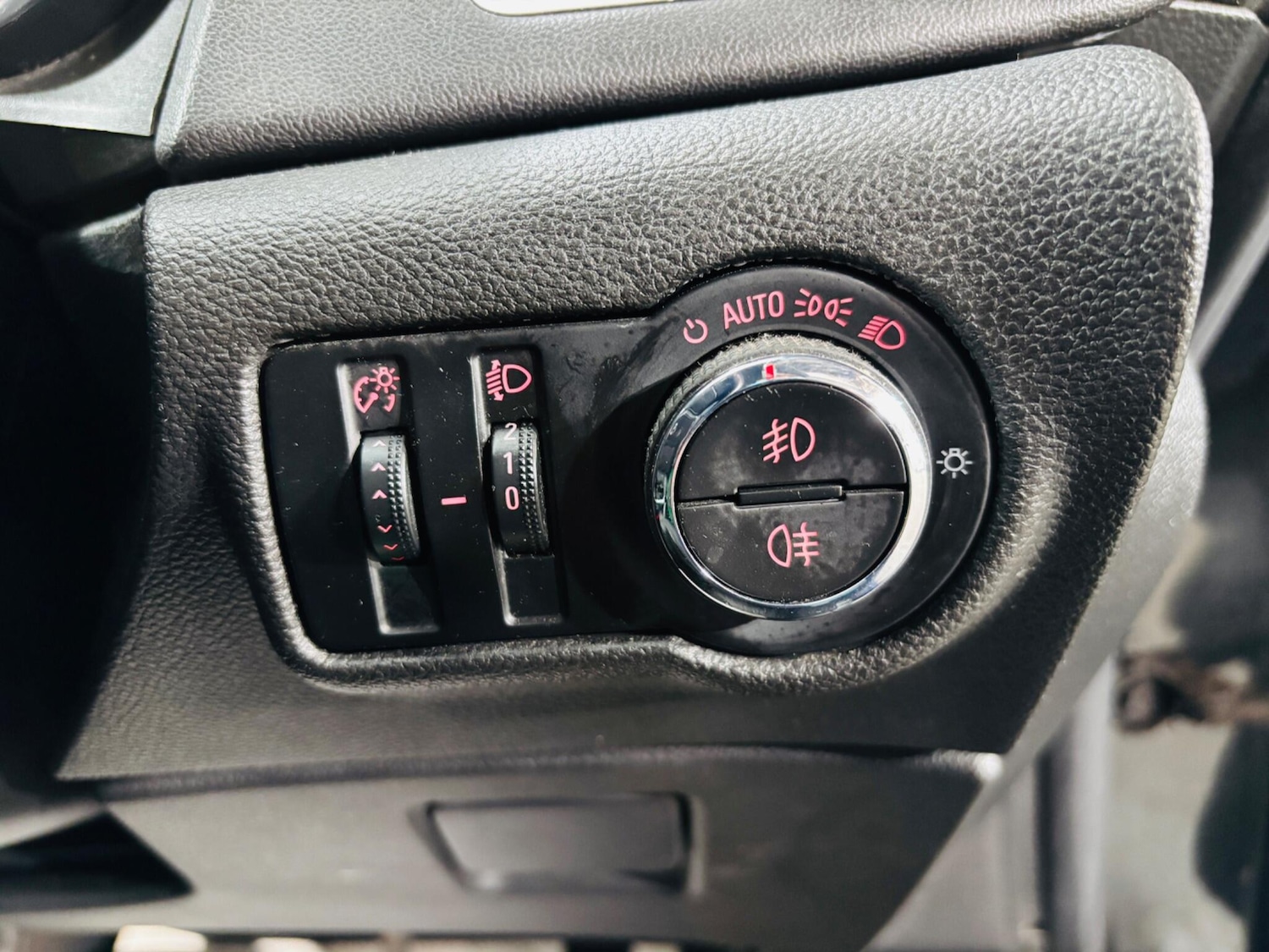 Used Vauxhall Astra GTC 2013 for sale - 77752885: Photo 18