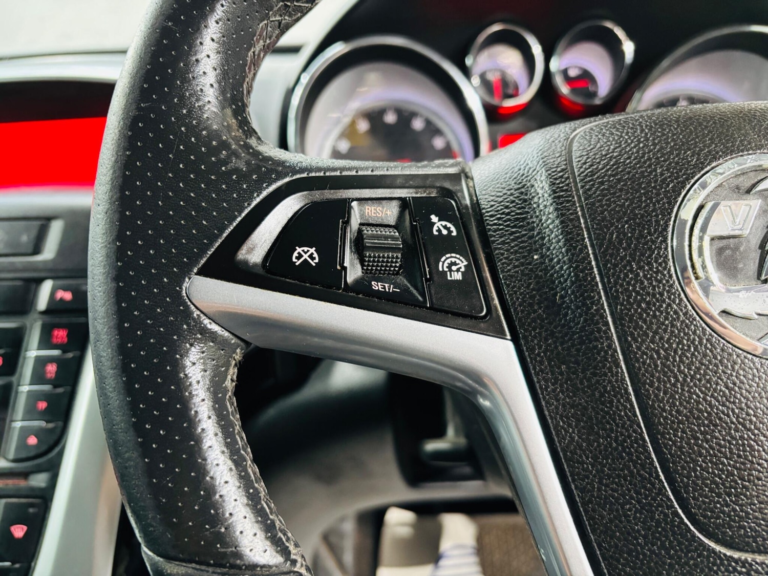 Used Vauxhall Astra GTC 2013 for sale - 77752885: Photo 21