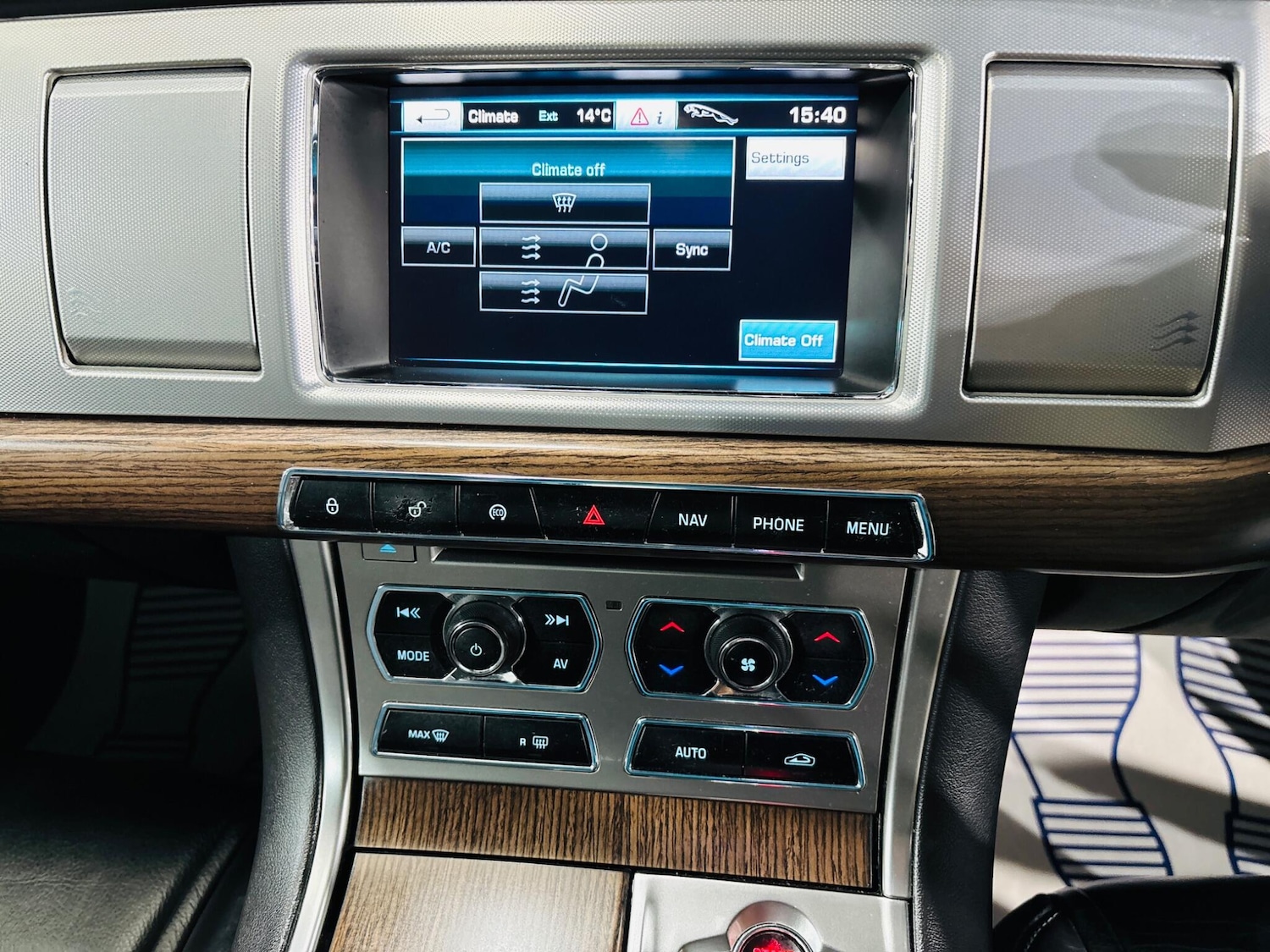 Used Jaguar XF 2013 for sale - 76398109: Photo 25