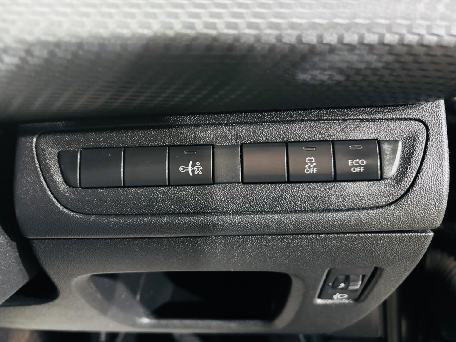 Used Peugeot 208 2017 for sale - 78046774: Photo 27